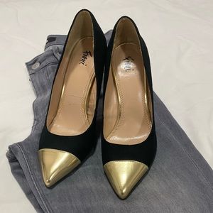 Fioni Black 4" Stiletto High Heel Pointy Gold Toe
